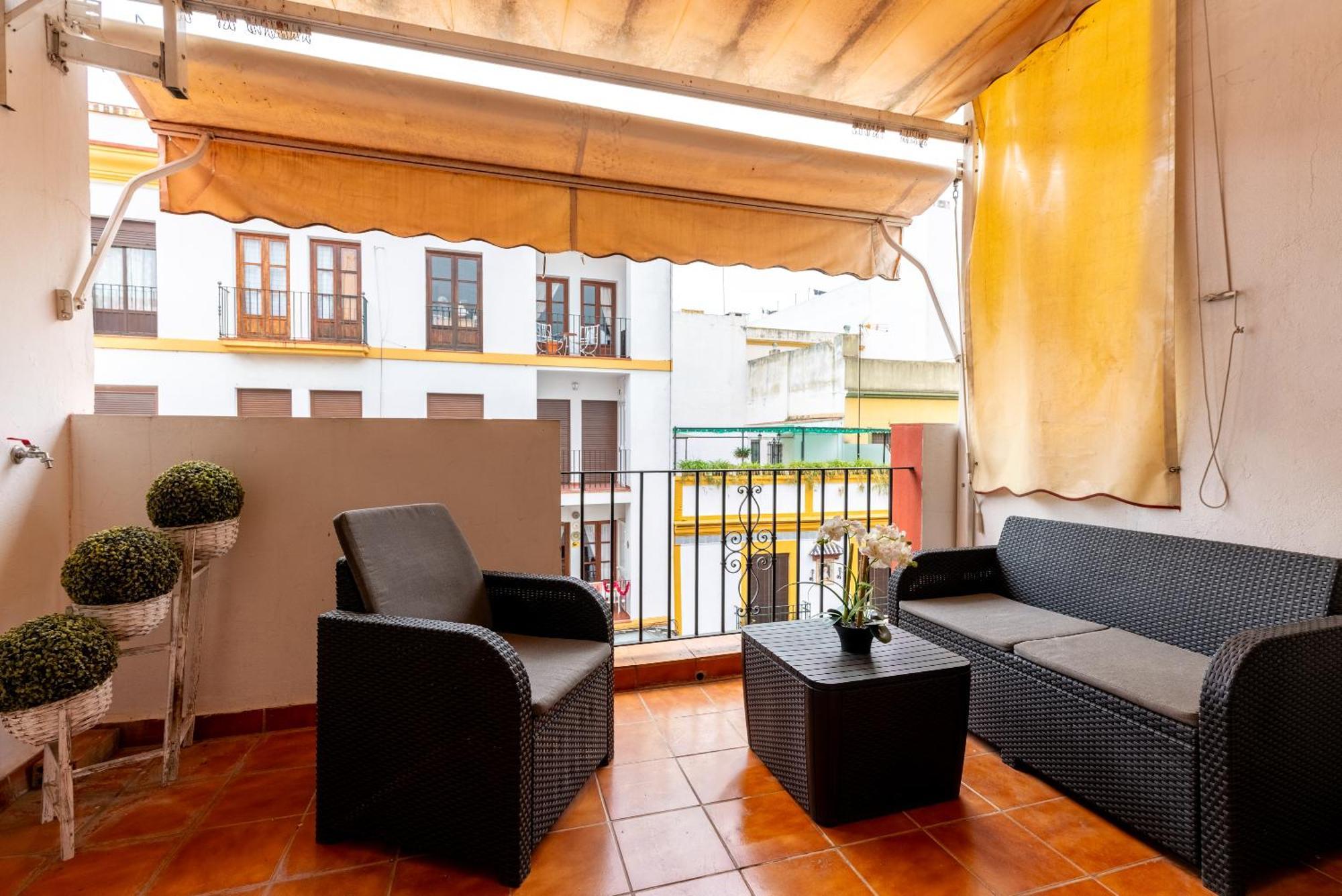 Aoa Casa Triana Familiar Con Terraza Apartment Sevilla Bagian luar foto