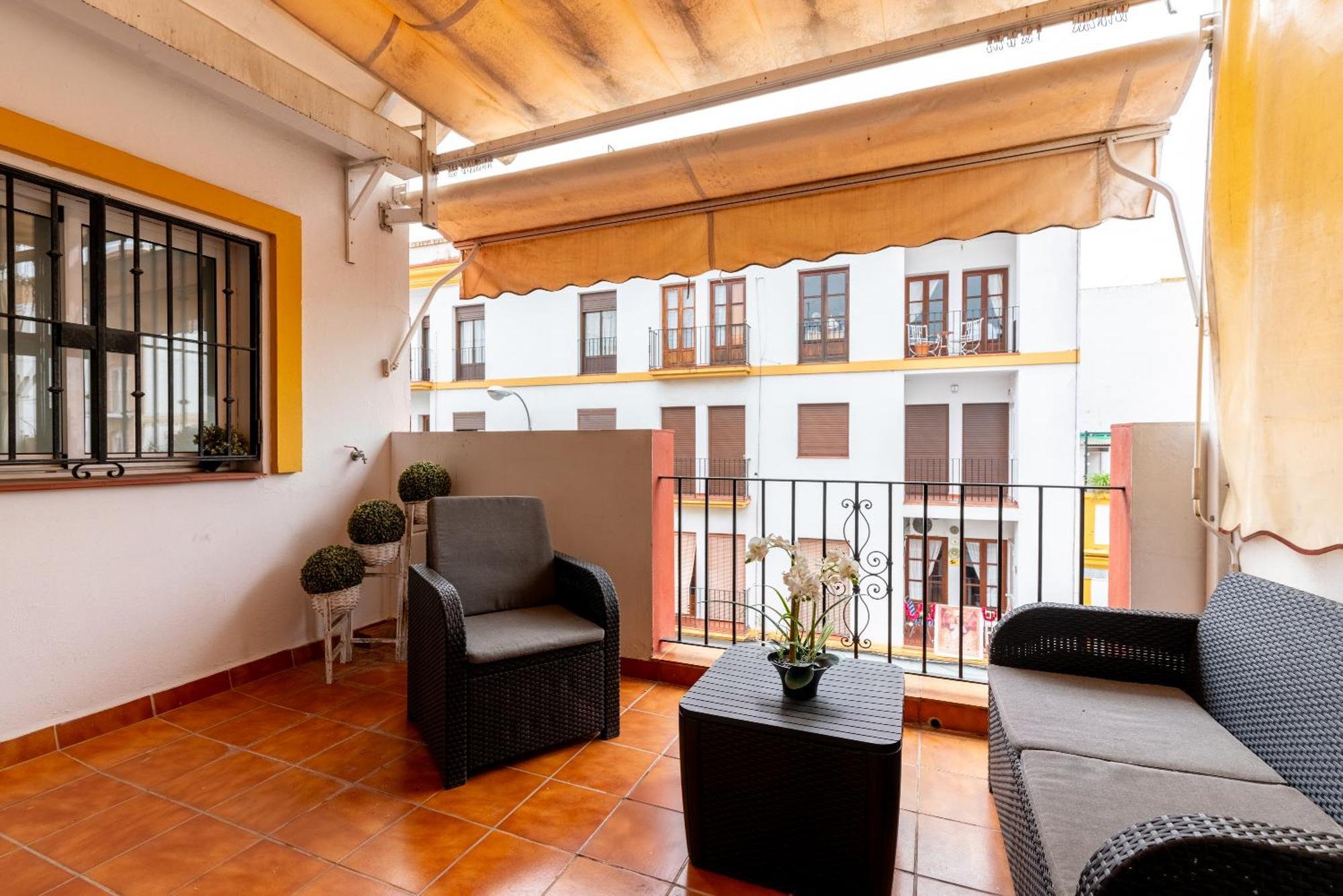 Aoa Casa Triana Familiar Con Terraza Apartment Sevilla Bagian luar foto